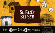 banner_noticia_sei_fazer_sei_ser
#ParaTodosVerem
Banner horizontal com fundo majoritariamente amarelo-alaranjado, texturizado com pequenos pontos e manchas pretas que remetem à técnica de xilogravura.

No centro, há uma forma geométrica irregular em marrom-escuro, assemelhando-se a uma bandeira ou um bloco de recorte. Dentro dela, está escrito em letras brancas de fôrma estilizadas, dispostas em duas linhas: "SEI FAZER" e "SEI SER".