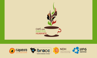 Banner notícia café

#ParaTodosVerem: Arte gráfica com fundo bege e faixas verdes horizontais na parte superior e inferior. Ao centro, há a ilustração estilizada de uma xícara de café marrom, de onde sai uma fumaça em formato de diferentes perfis humanos e elementos gráficos em tons de verde, vermelho, preto e marrom, remetendo à diversidade e aos direitos humanos. Ao lado da xícara, está escrito “CAFÉ com DIREITOS HUMANOS”, com as palavras em diferentes cores: marrom, verde e vermelho. Na parte inferior da imagem aparecem os logotipos das instituições parceiras: Cajueiro – Centro de Formação, Ibrace – Instituto Brasil Central, NDH – Núcleo Interdisciplinar de Pesquisa, Ensino e Extensão em Direitos Humanos/UFG, e UFG – Universidade Federal de Goiás.