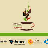 Banner notícia café

#ParaTodosVerem: Arte gráfica com fundo bege e faixas verdes horizontais na parte superior e inferior. Ao centro, há a ilustração estilizada de uma xícara de café marrom, de onde sai uma fumaça em formato de diferentes perfis humanos e elementos gráficos em tons de verde, vermelho, preto e marrom, remetendo à diversidade e aos direitos humanos. Ao lado da xícara, está escrito “CAFÉ com DIREITOS HUMANOS”, com as palavras em diferentes cores: marrom, verde e vermelho. Na parte inferior da imagem aparecem os logotipos das instituições parceiras: Cajueiro – Centro de Formação, Ibrace – Instituto Brasil Central, NDH – Núcleo Interdisciplinar de Pesquisa, Ensino e Extensão em Direitos Humanos/UFG, e UFG – Universidade Federal de Goiás.