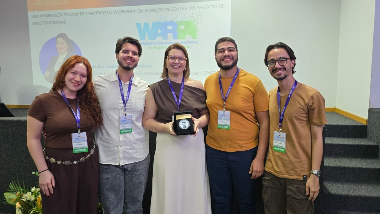 profa andrea e seus alunos