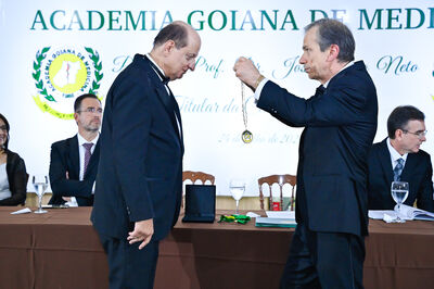 “A confiança continua sendo o primeiro medicamento” - José Garcia Neto toma posse na Academia Goiana de Medicina