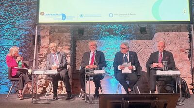 Professor da FM chama a atenção para o risco de alimentos ultraprocessados e bebidas açucaradas, em evento realizado em Portugal