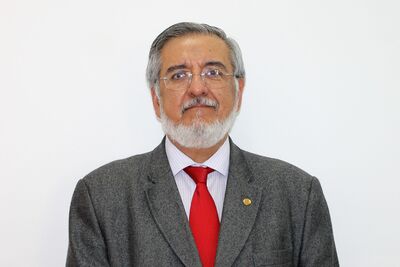 Câmara Municipal de Goiânia concede a professor da Faculdade de Medicina Comenda Literária Antônio Almeida 2026
