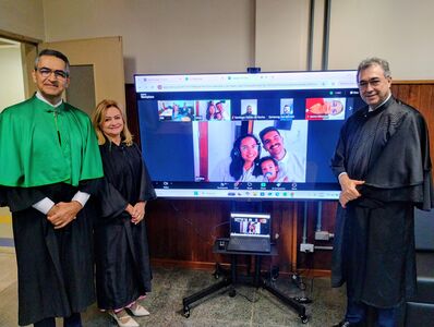 Faculdade de Medicina da UFG realiza colação de grau especial de Aline Nunes Brito