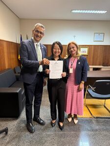 Sayuri Inuzuka toma posse como professora efetiva da Faculdade de Medicina da Universidade Federal de Goiás