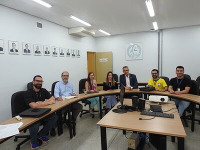 Comissão do SAEME da Faculdade de Medicina se reúne com Diretoria para discutir relatório sobre indicadores de qualidade