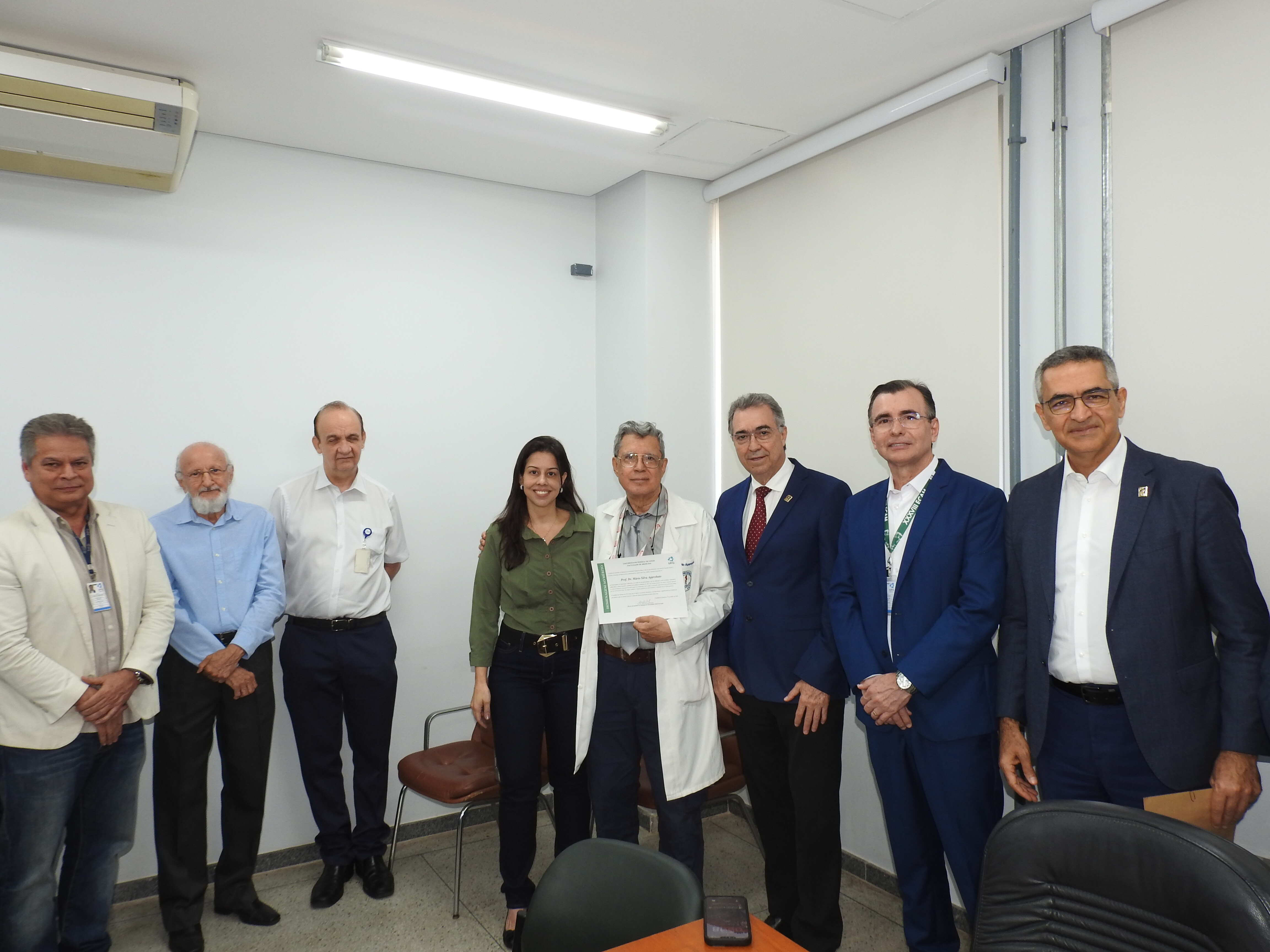 Professor Mário Silva Approbato é homenageado pelo Conselho Diretor da FM