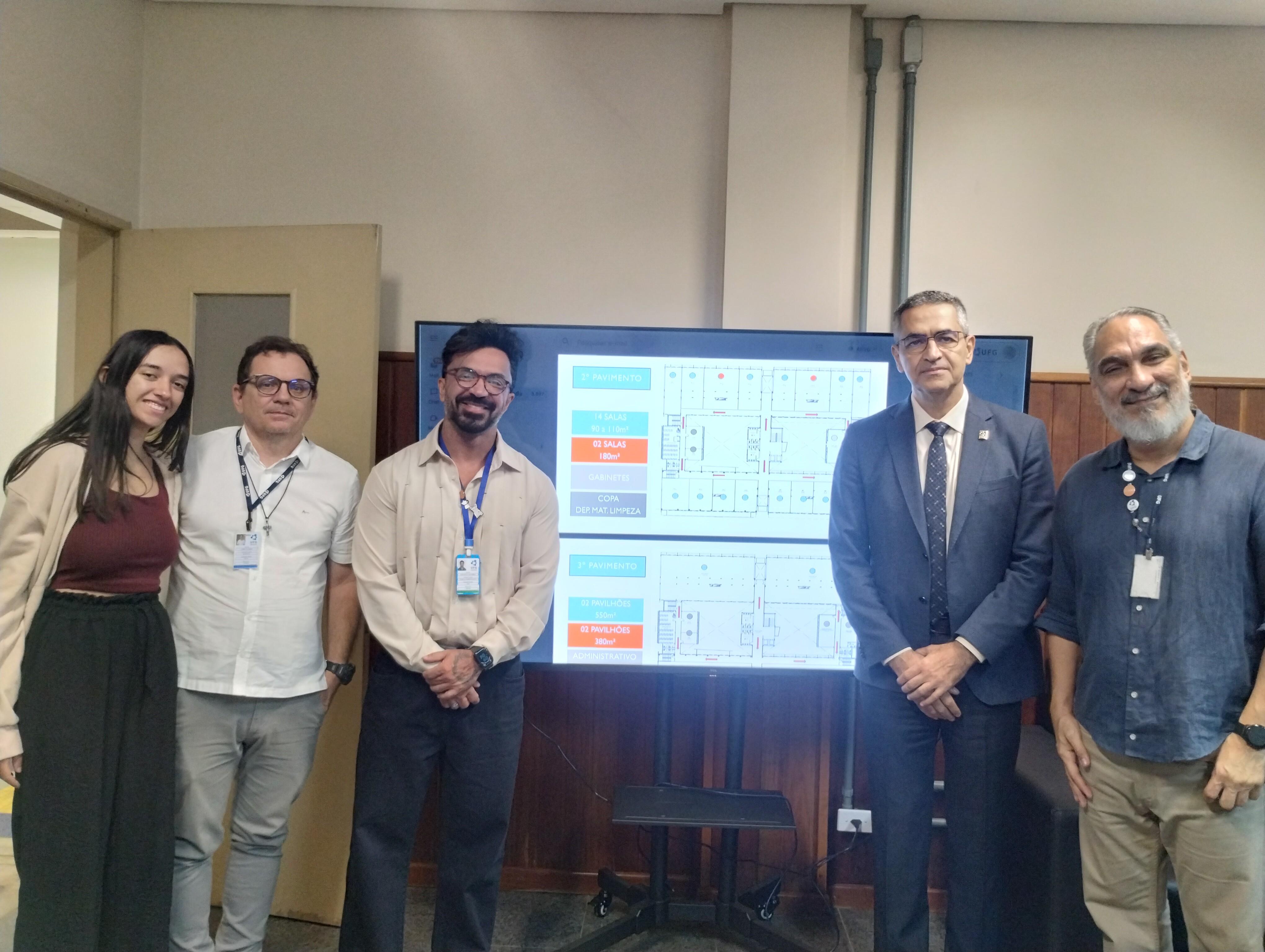 Duplicacao dos andares do predio da FM-UFG