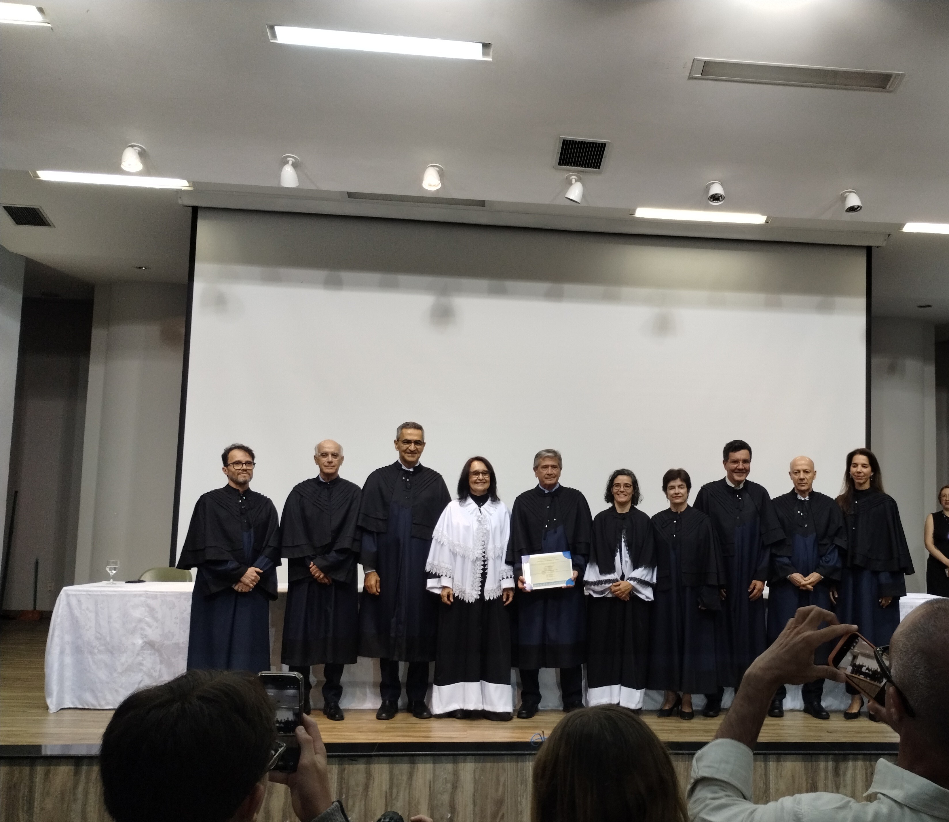 Um turbilhão de lembranças de um longo filme - o título de Professor Emérito de Paulo César Brandão Veiga Jardim
