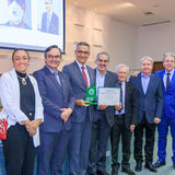 Diretor da FM é homenageado pelo Cremego com a Comenda Honra ao Mérito Profissional Médico, juntamente com outros colegas