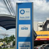Ponto de Onibus situado na Avenida Castelo Branco em Goiânia-GO
