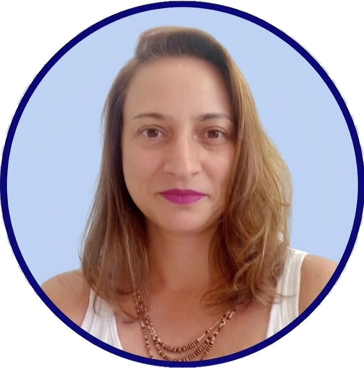Foto da professora Janaína Tude Sevá