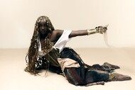Iza - Foto 1