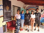 Imagem mostra equipe do VeraCult