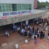 Imagem mostra fila para entrada no Conpeex 2025