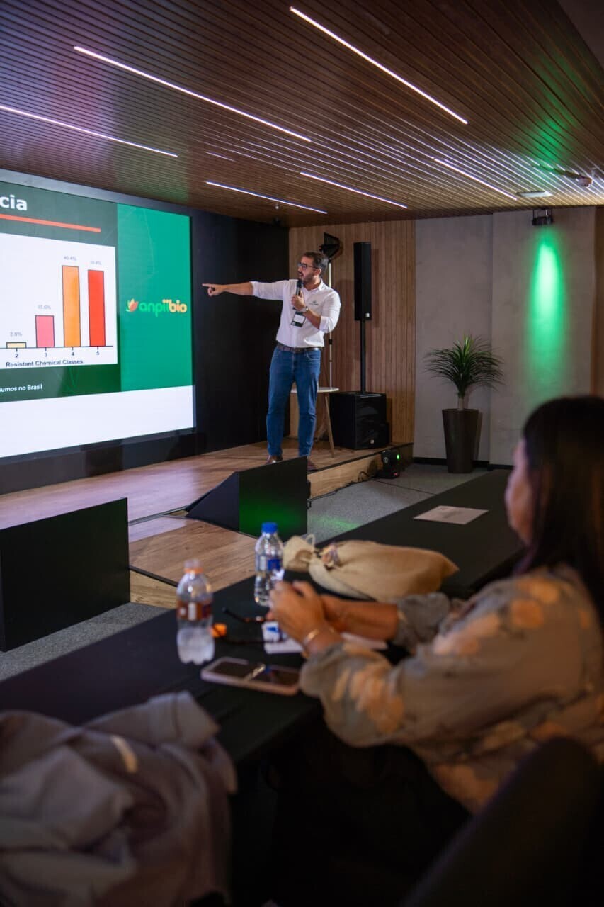Reunião Técnica: Diretrizes Técnicas Para Inovação em Bioinsumos no Brasil - o pesquisador do CESU, Caio Monteiro participou das discussões e apresentou a palestra sobre o uso de bioinsumos na pecuária.