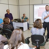 Leonardo Ribeiro, um dos responsáveis pela implementação dos novos temas é cumprimentado pelo trabalho realizado Leonardo Ribeiro, um dos responsáveis pela implementação dos novos temas é cumprimentado pelo trabalho realizado
