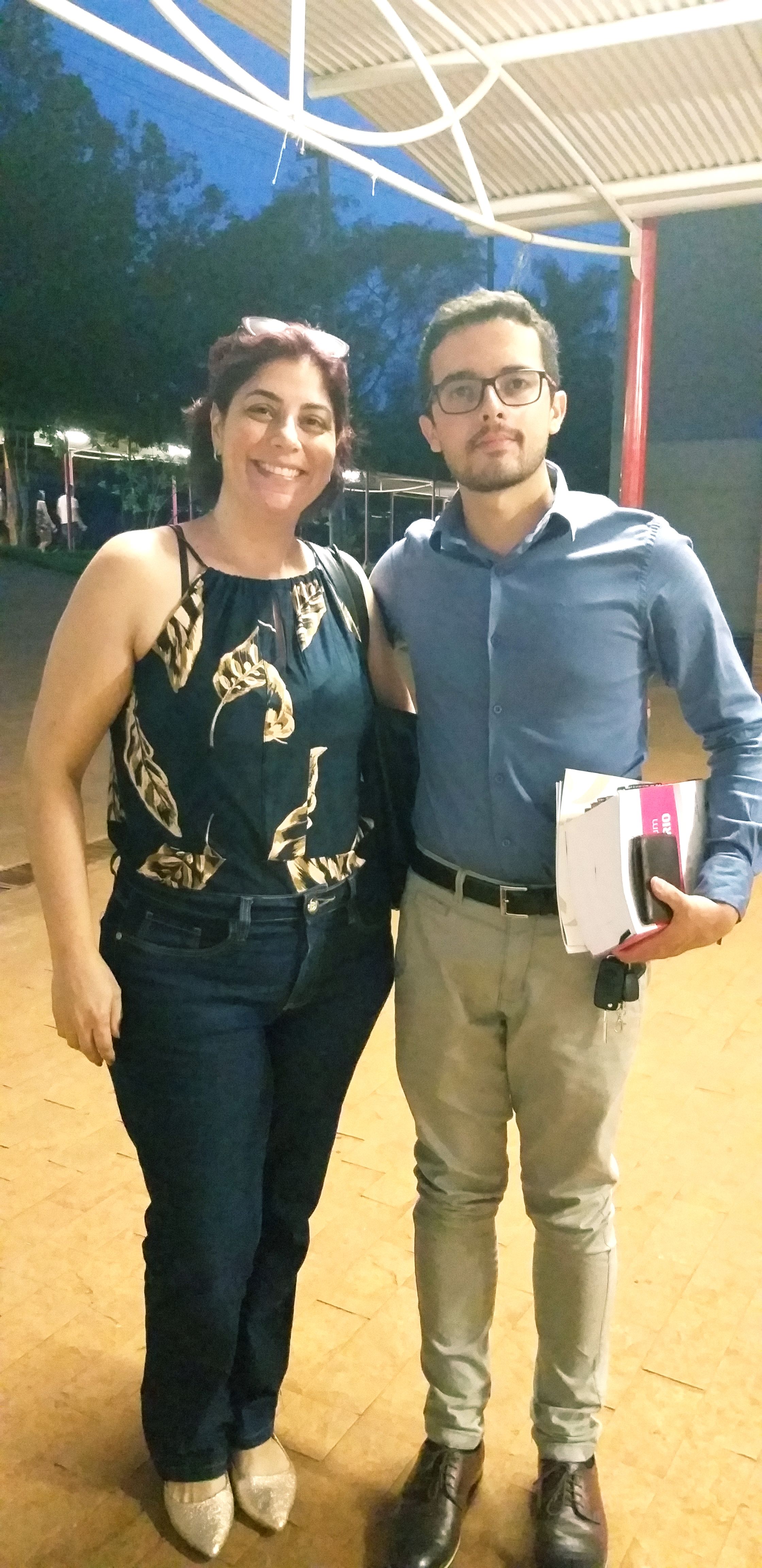 O discente Luiz Eduardo e a orientadora Renata Dutra