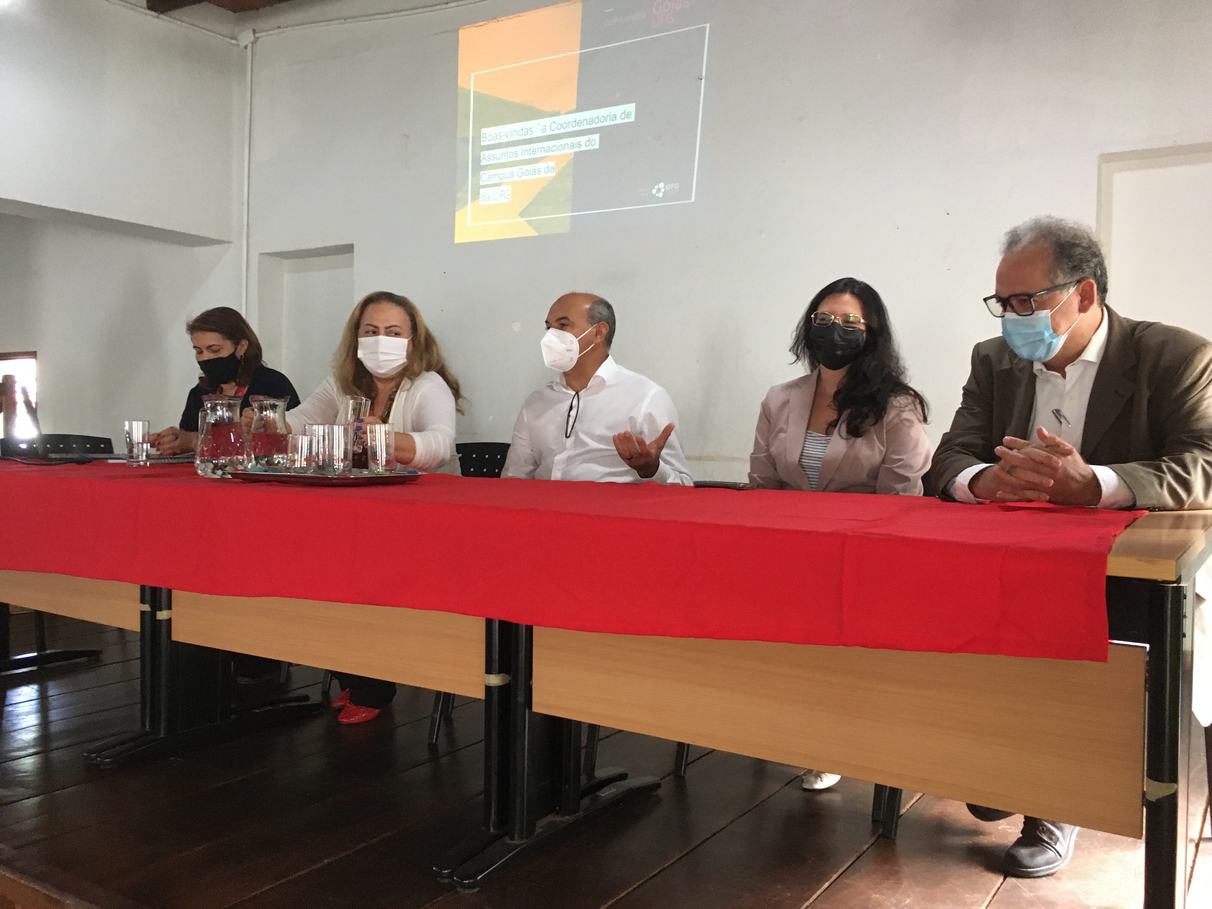 mesa diretiva visita portugueses