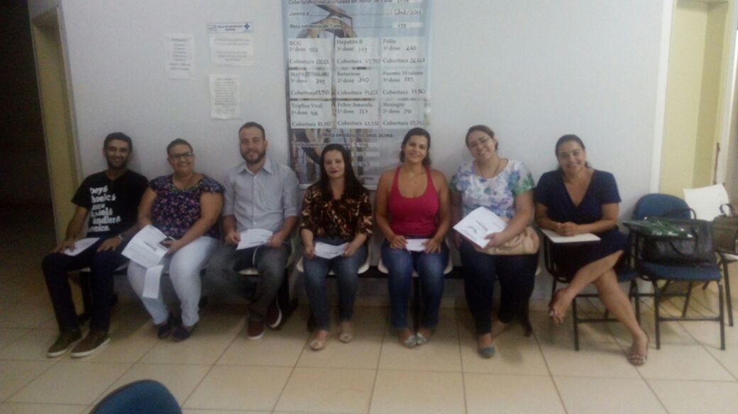 Professores do curso de enfermagem participam de reunião no Conselho Municipal de Saúde para debater a PEC 55/2016