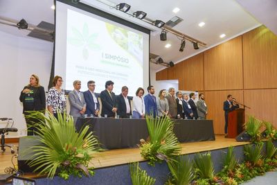 Abertura simposio cannabis Abertura simposio cannabis