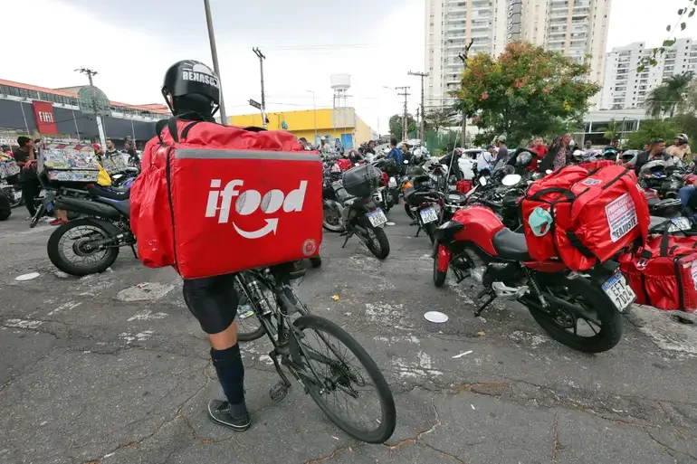 Trabalhadores por aplicativo