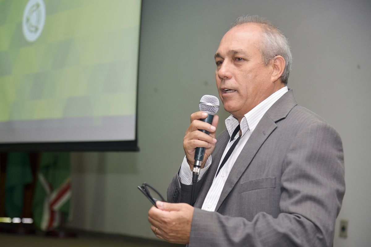 secretário da UFG Manuel Rodrigues