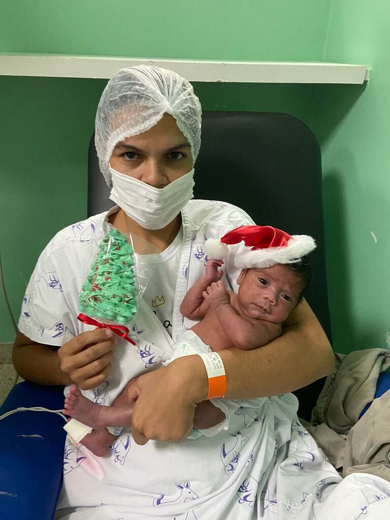 Papai Noel está diferente no Dona Íris!