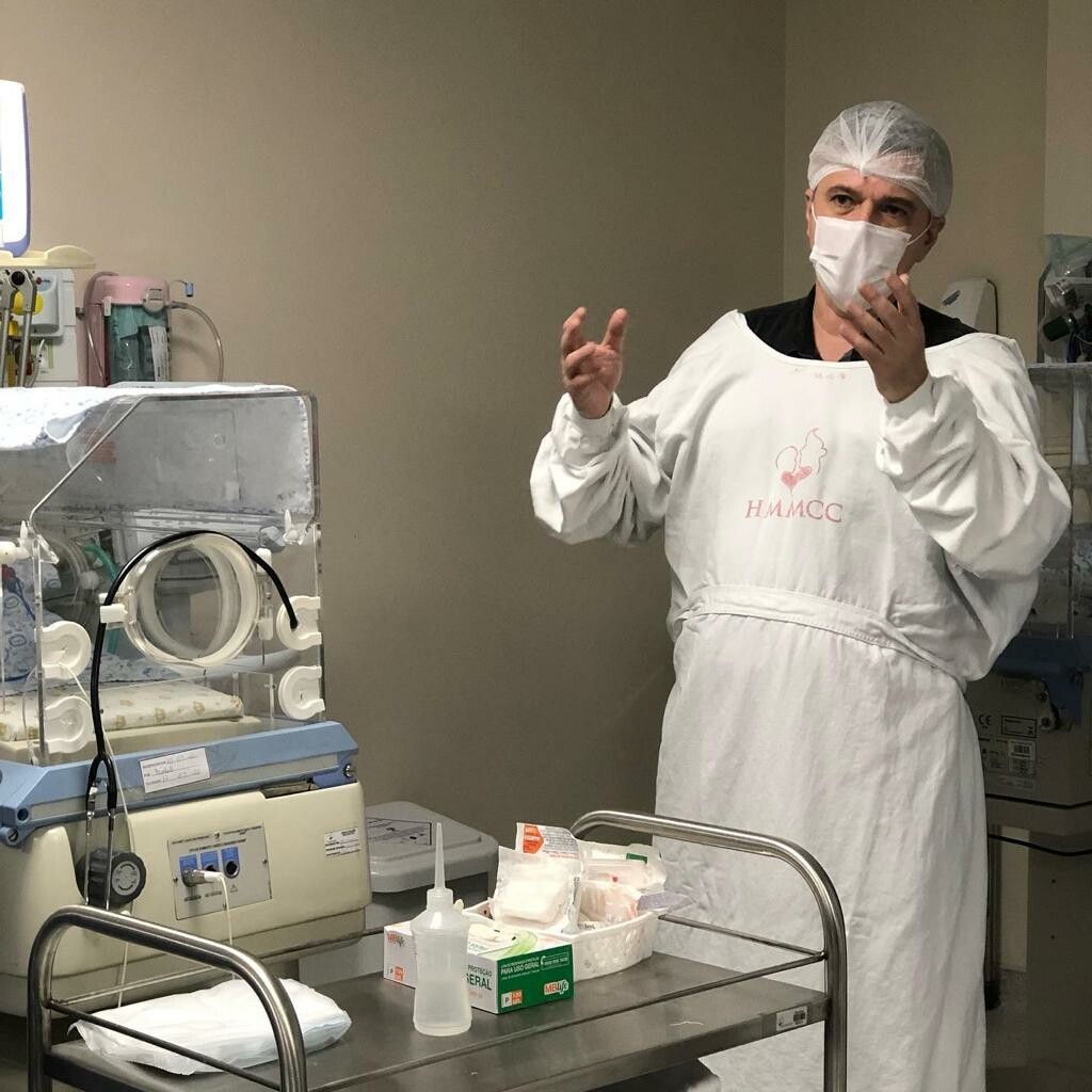 Criador do Projeto Coala, neonatologista Guilherme Sant'Anna visita HMMCC 
