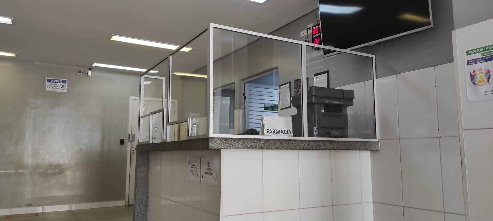 FUNDAHC instala barreiras protetoras em acrílico no Hospital das Clínicas da UFG 2