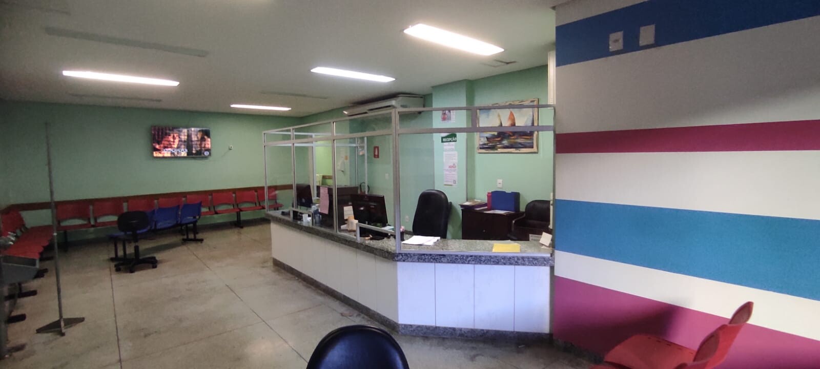 FUNDAHC instala barreiras protetoras em acrílico no Hospital das Clínicas da UFG 7