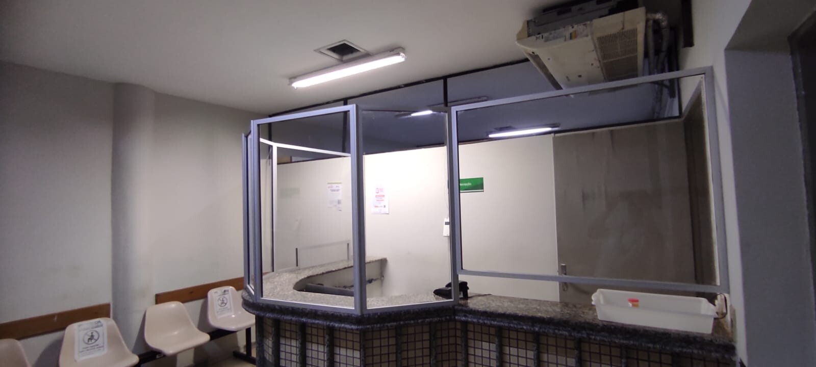 FUNDAHC instala barreiras protetoras em acrílico no Hospital das Clínicas da UFG 11