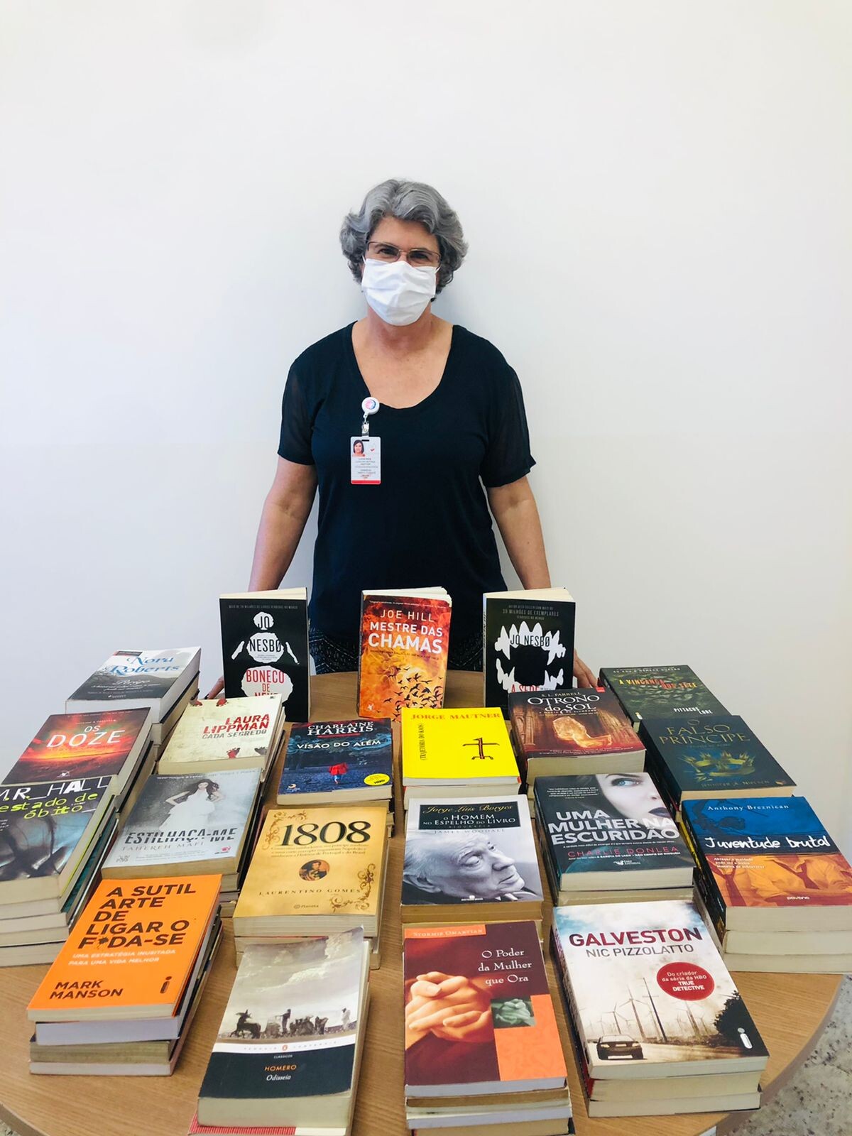 Projeto Cê Lia recebe doação de 68 livros