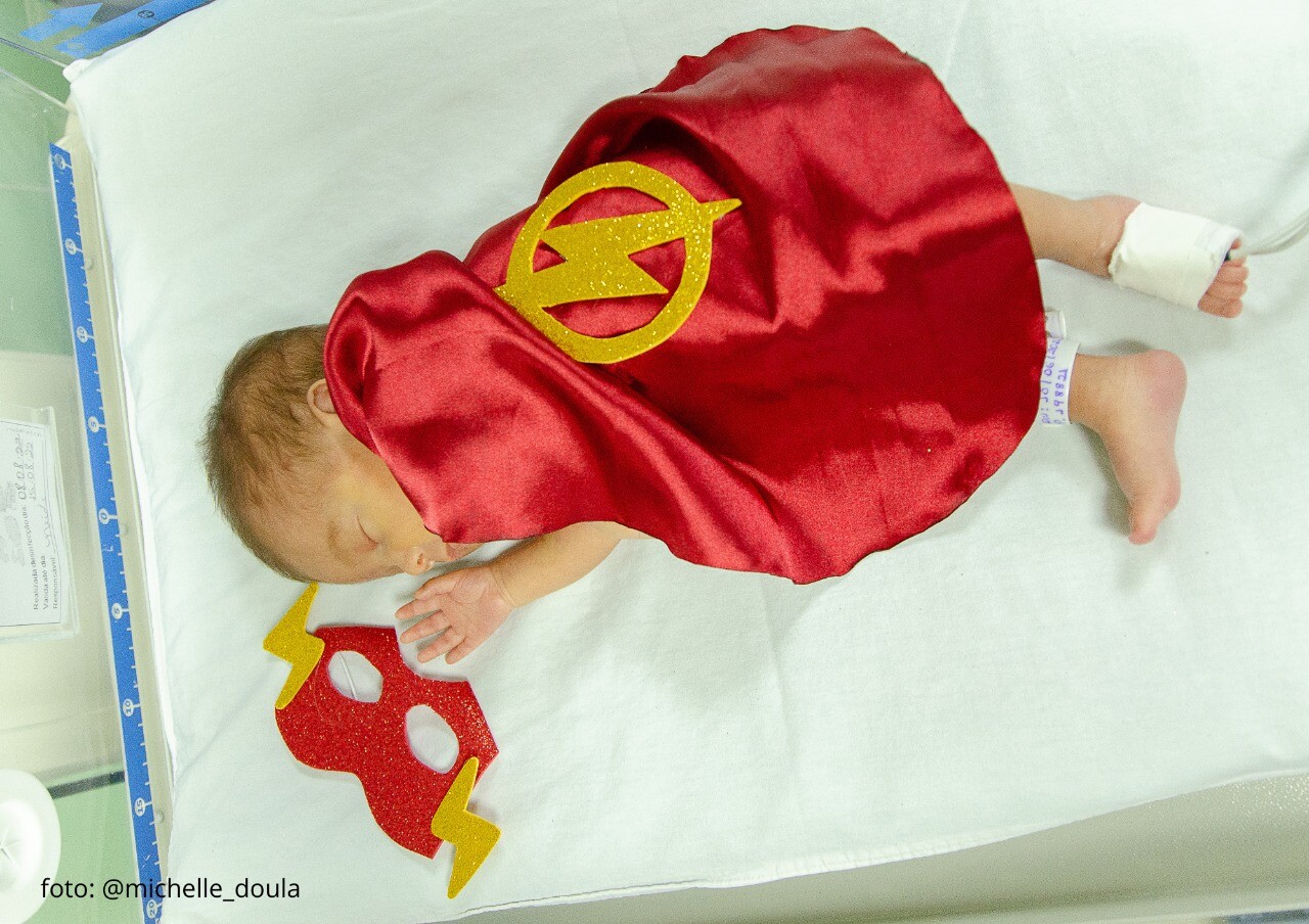 Humanização em UTIs Neonatais traz esperança a pais de bebês prematuros