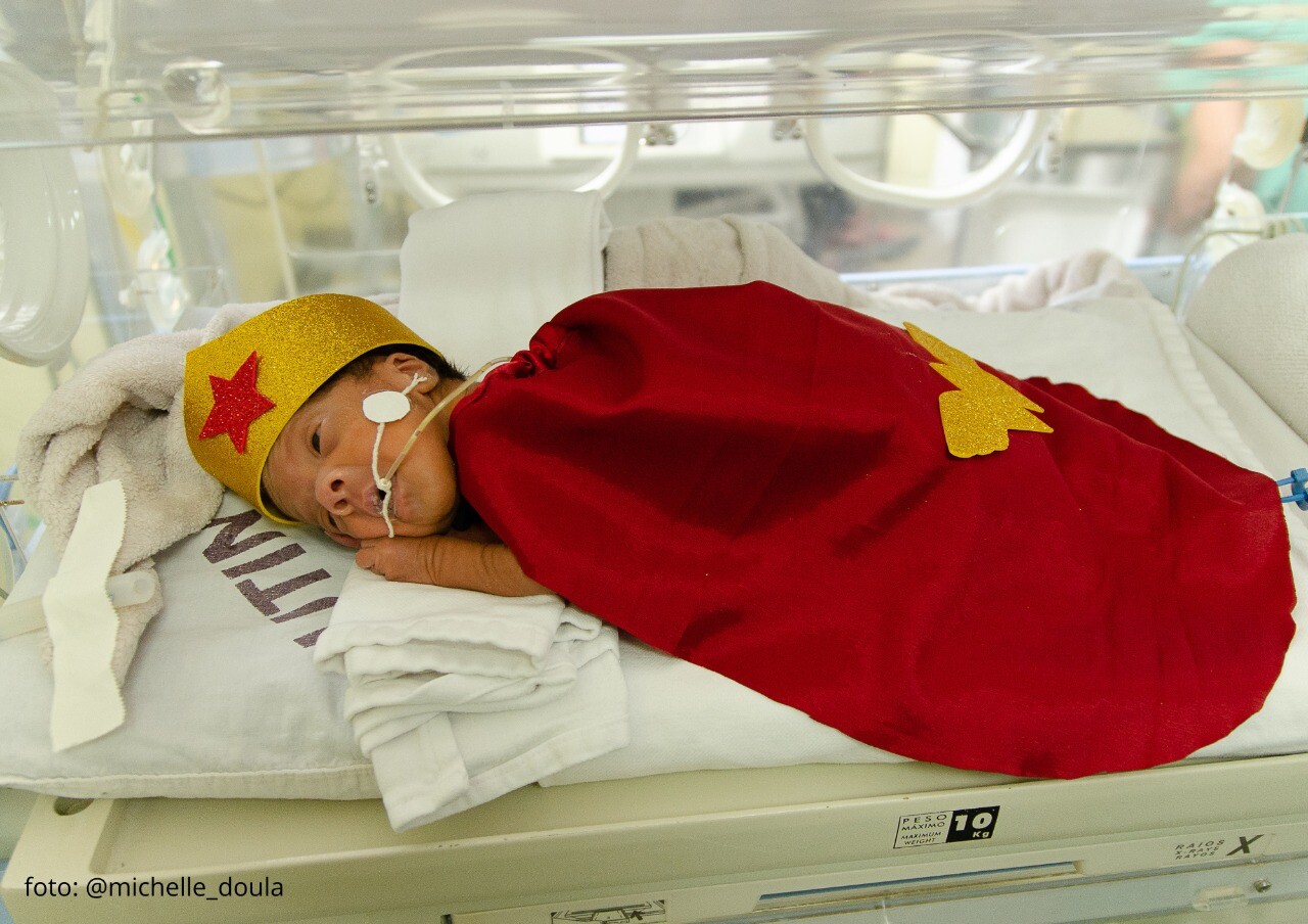 Humanização em UTIs Neonatais traz esperança a pais de bebês prematuros