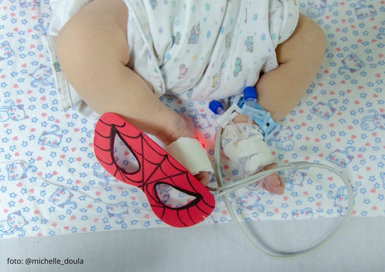 Humanização em UTIs Neonatais traz esperança a pais de bebês prematuros