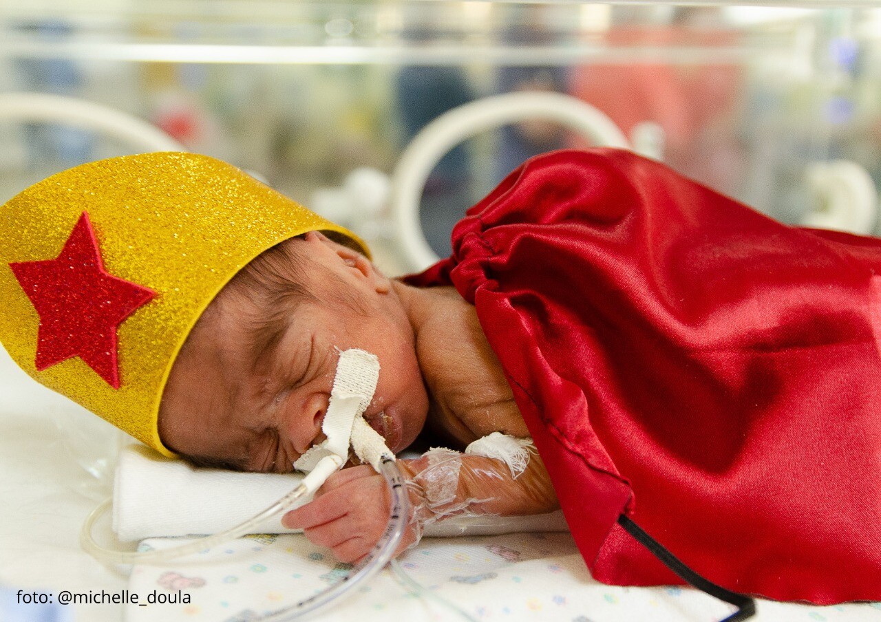 Humanização em UTIs Neonatais traz esperança a pais de bebês prematuros
