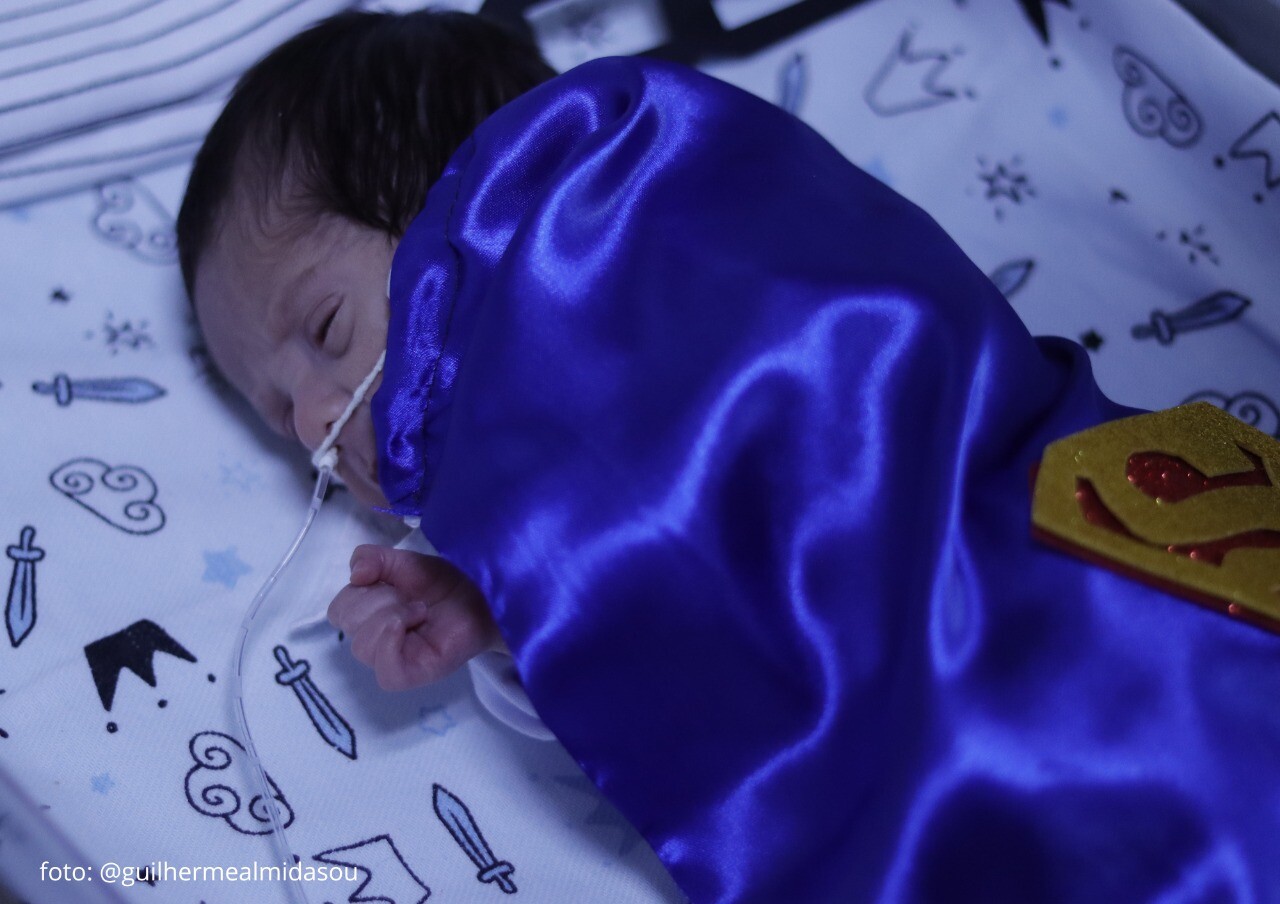 Humanização em UTIs Neonatais traz esperança a pais de bebês prematuros