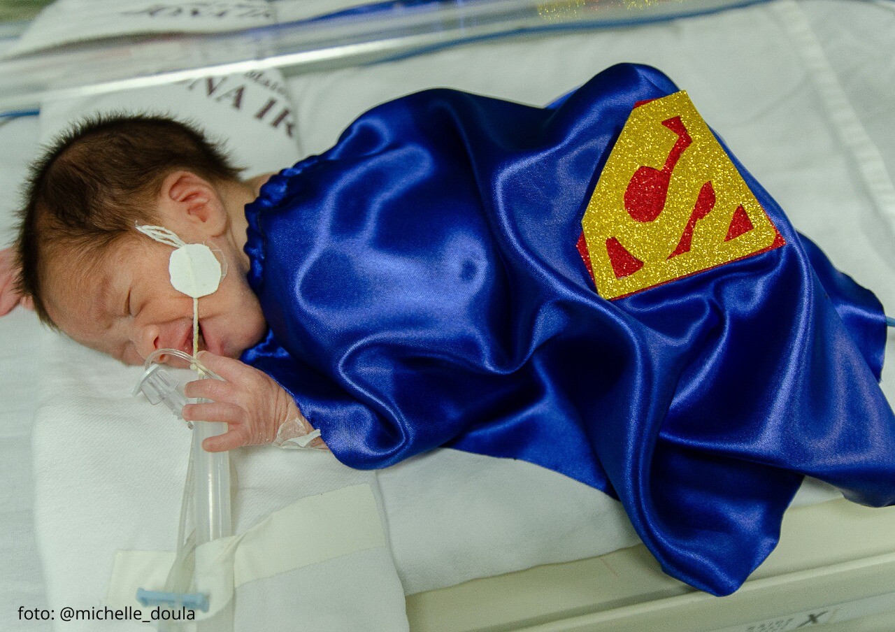 Humanização em UTIs Neonatais traz esperança a pais de bebês prematuros