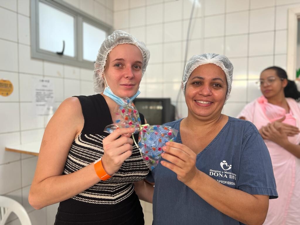 Mães recebem doações de sapatinhos no HMDI 6