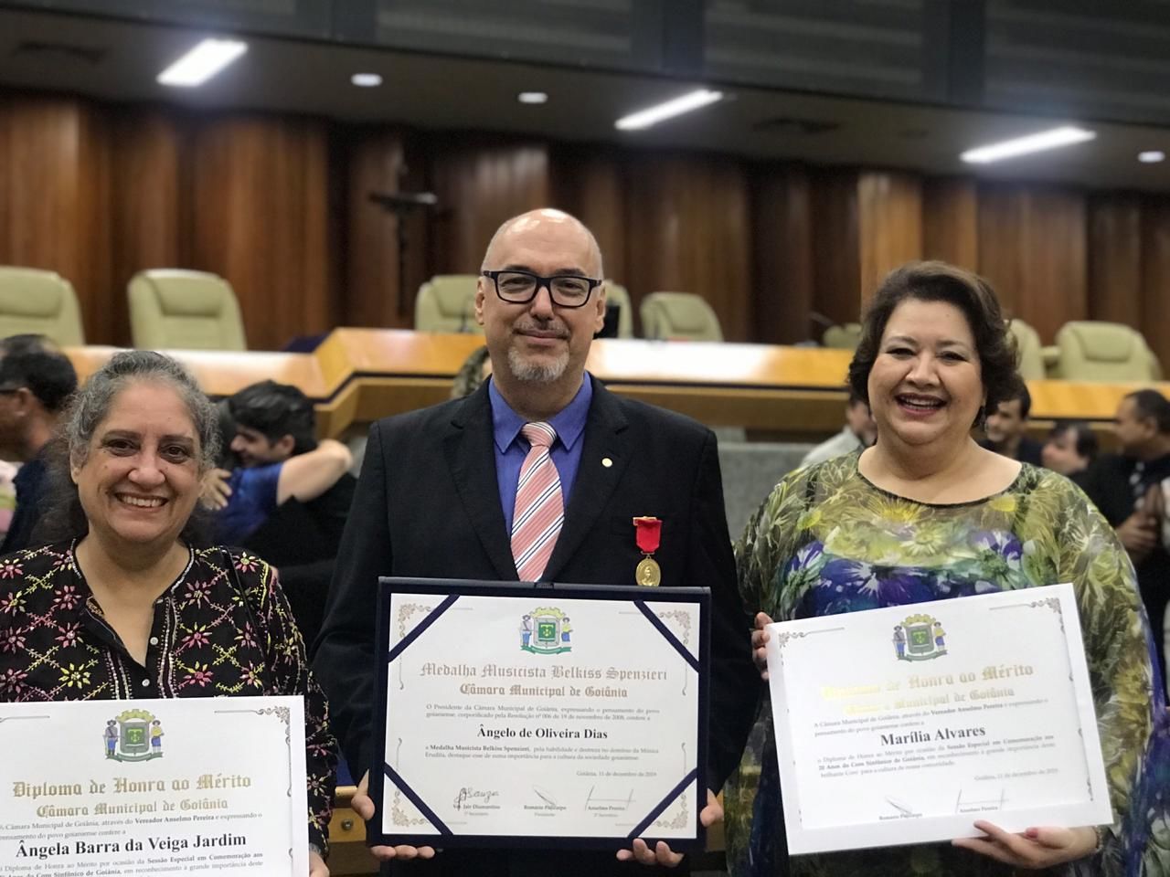 homenagem camara municipal goiania angelo e marilia