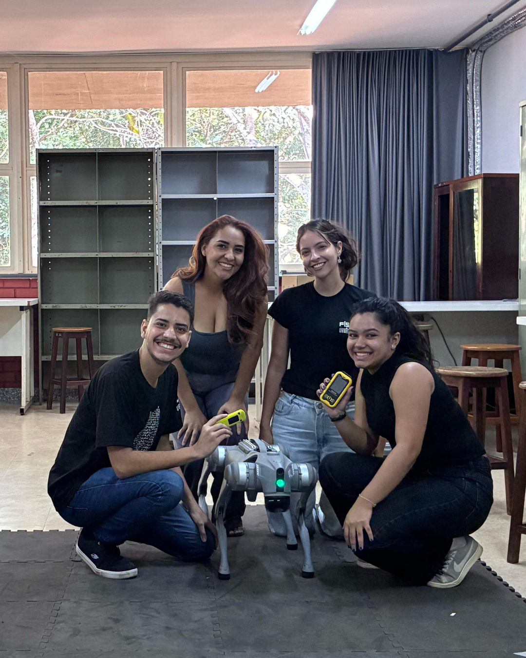 Equipe de pesquisa realizada no IF no laboratório