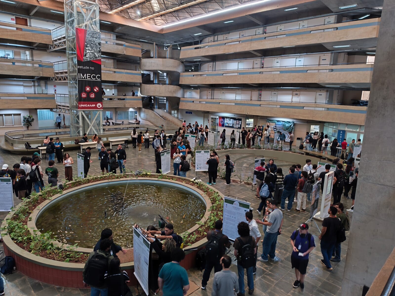 Alunos de iniciação científica do IME participam da III Semana Nacional de Iniciação Científica.