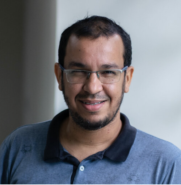 Prof. Dr. Esdras Lins Bispo Júnior