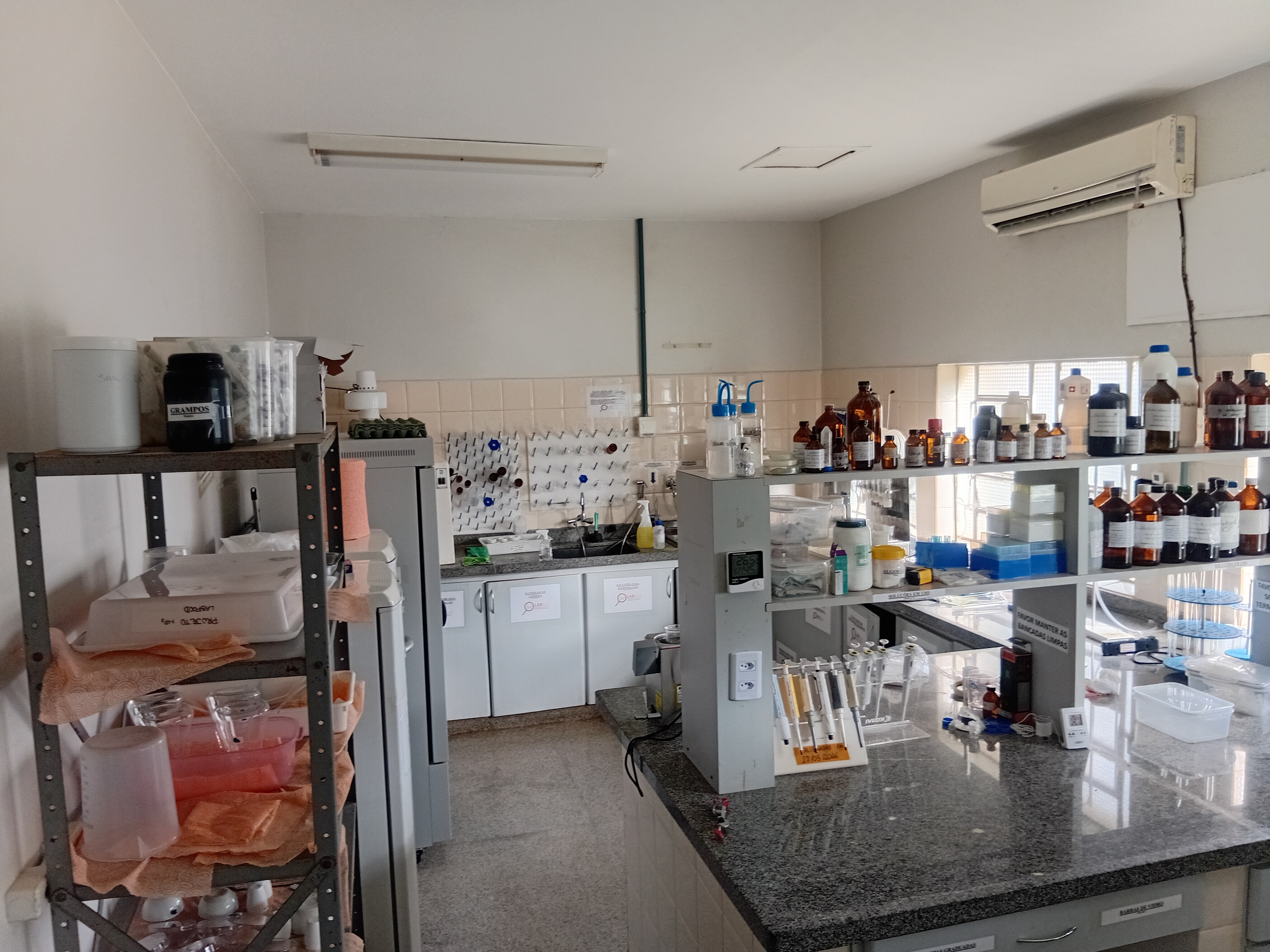 Laboratório de análises físico-químicas 1