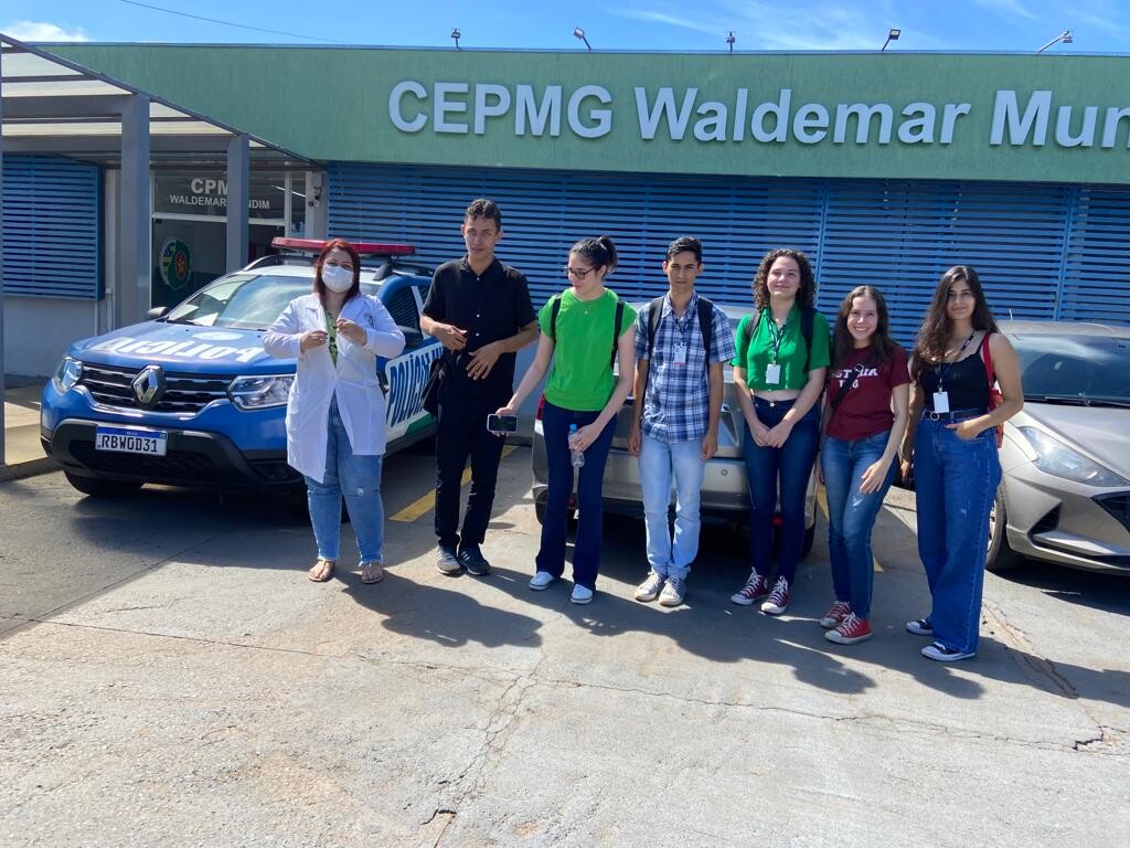 Visita dos alunos atuantes no CEPMG-WM