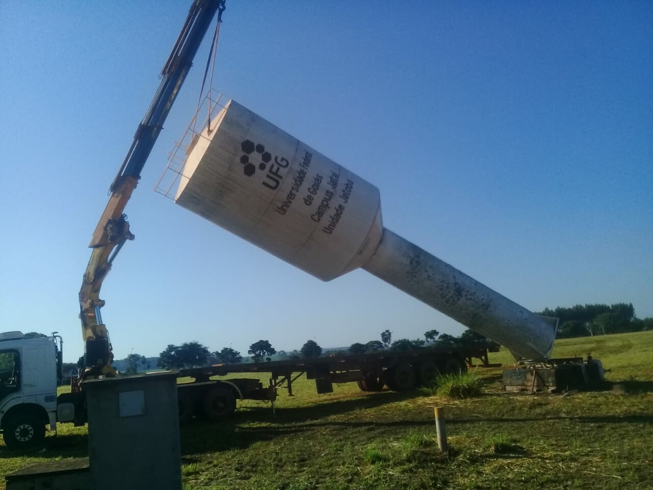Retirada caixa d'agua desativada