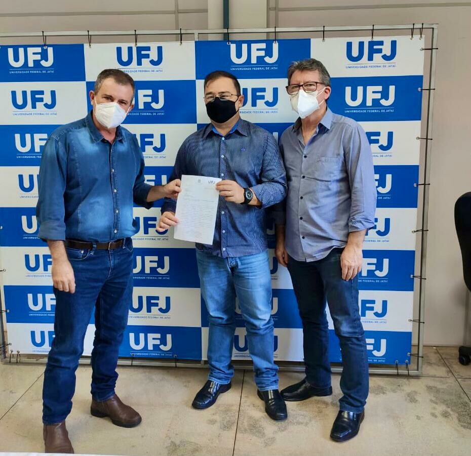  UFJ reiteira pedido de vacinacao da comunidade academica contra covid-19