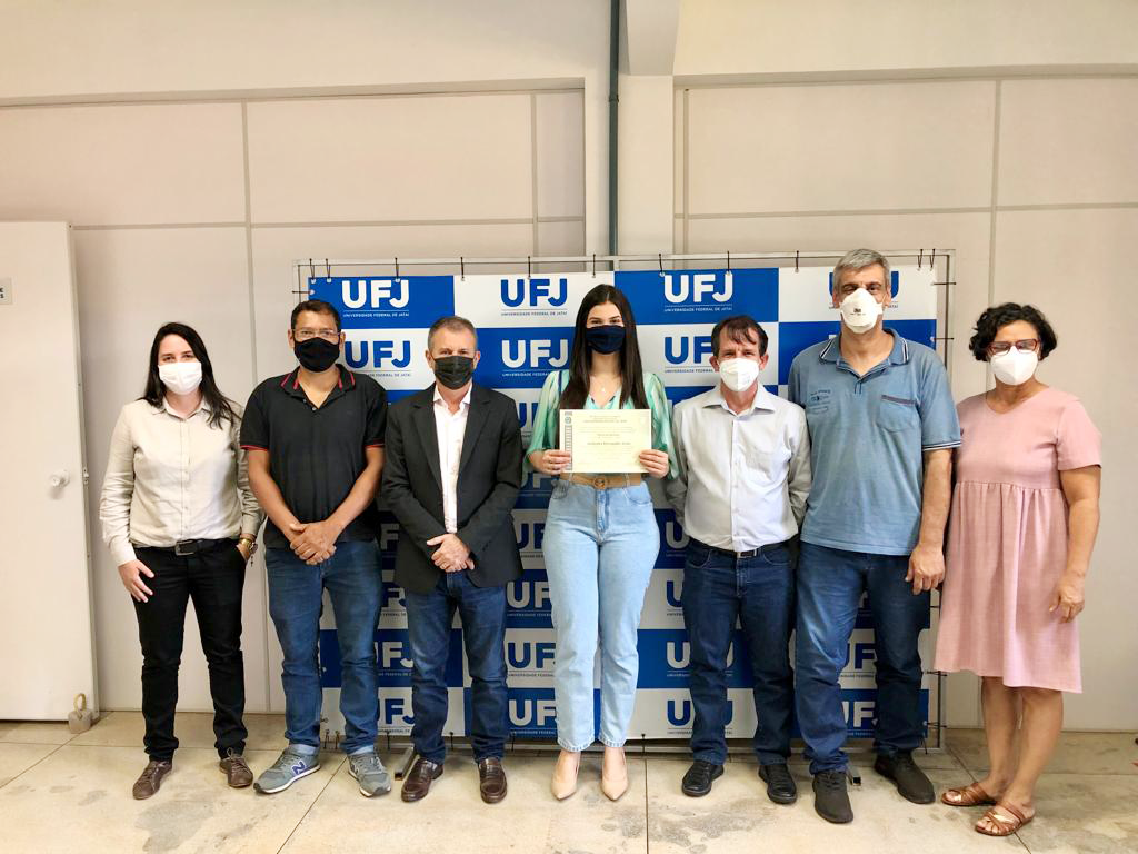 entrega diploma UFJ pos graduacao jordanna fernandes assis