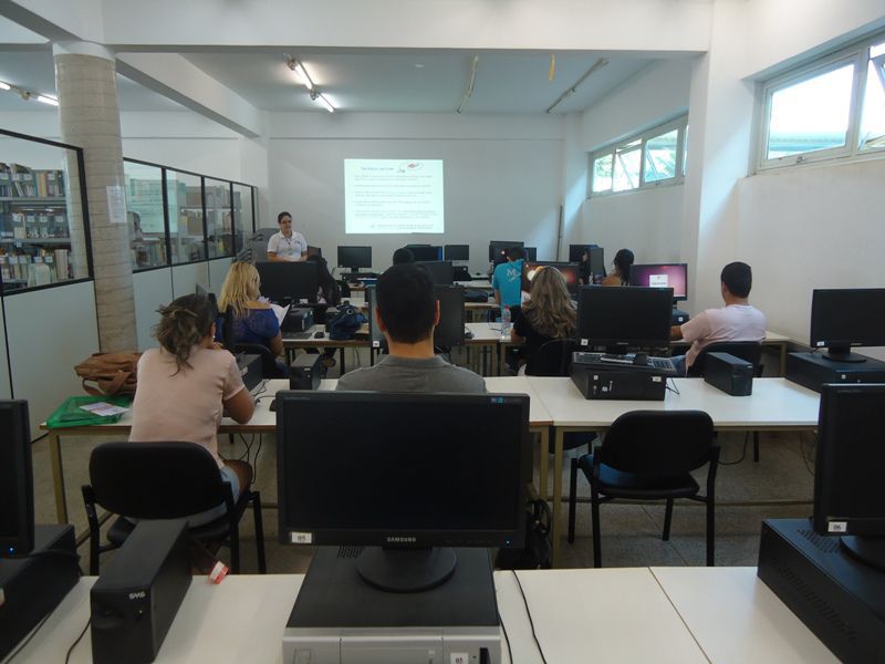 Capacitação de mestrandos de história no uso da biblioteca